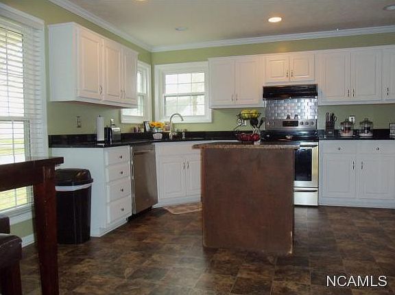 5th image of 1427 Wisteria St SE