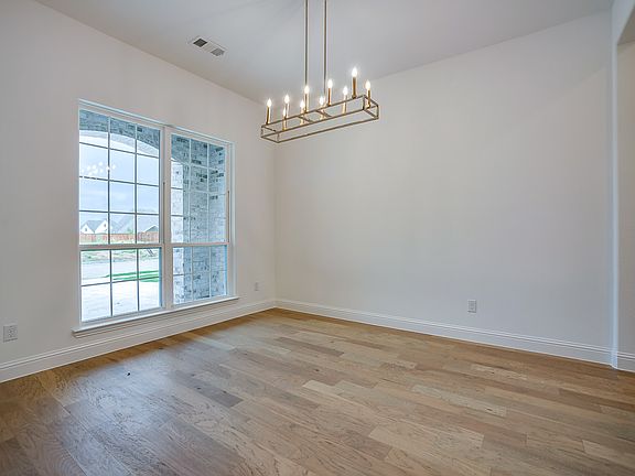 Plan 1692 Dining Representative Image