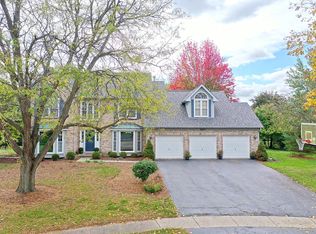 2801 Brittany Ct, Saint Charles, IL 60175