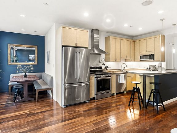 3rd image of 576 Shotwell St #1