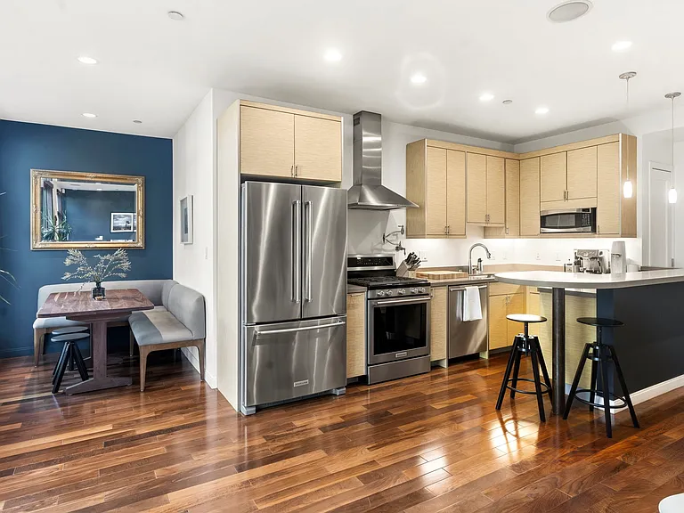 576 Shotwell St #1 — Photo 3