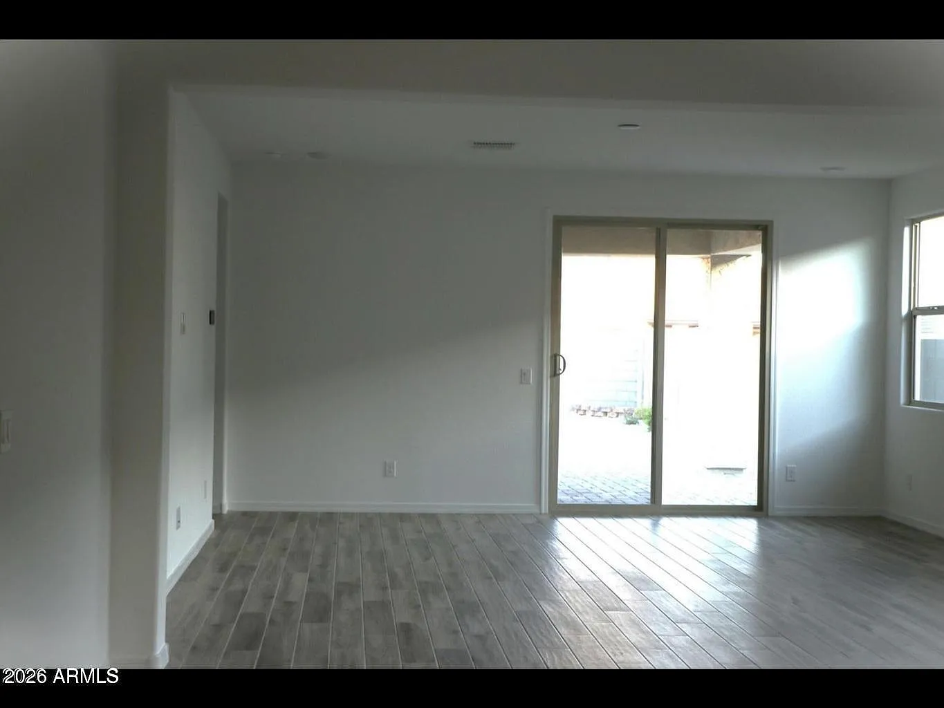 3 bed, 2.0 bath, 2000 sqft, $2,699 — Photo 2