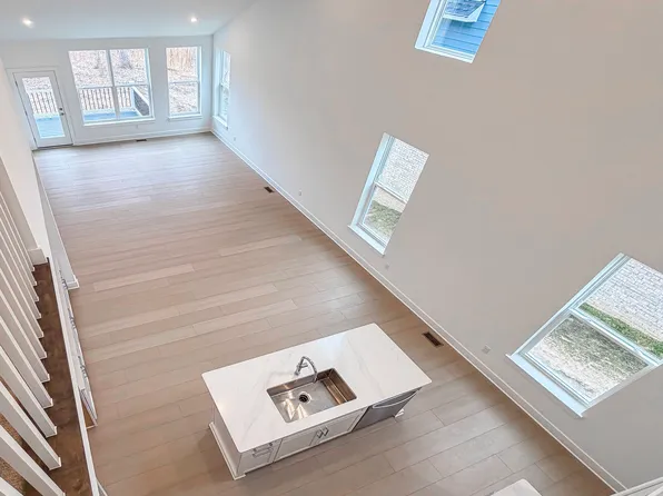 5372 Trail Vista Dr, West Bloomfield, MI 48323