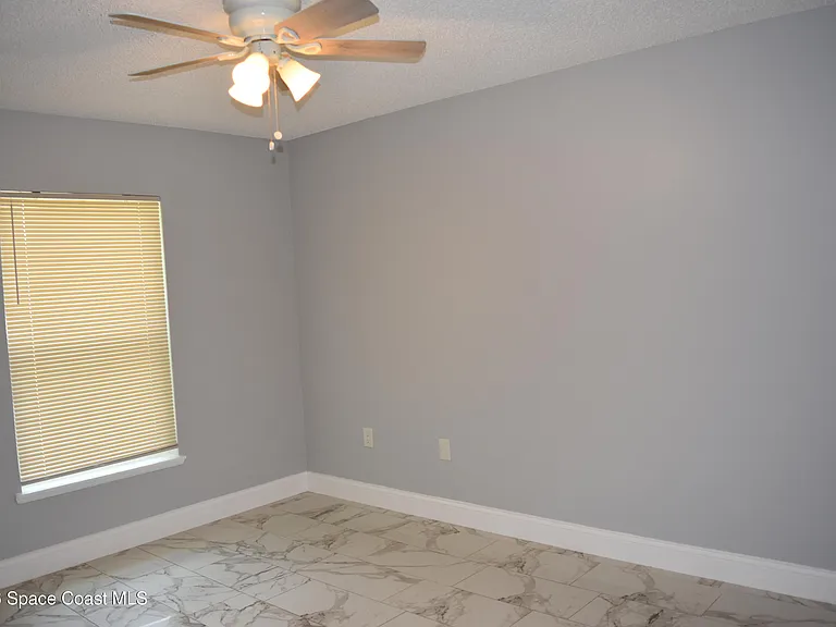1019 Early Dr NW — Photo 17