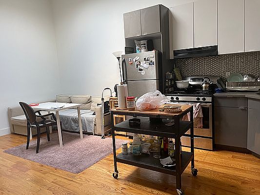 3rd image of 140 Weirfield St #3