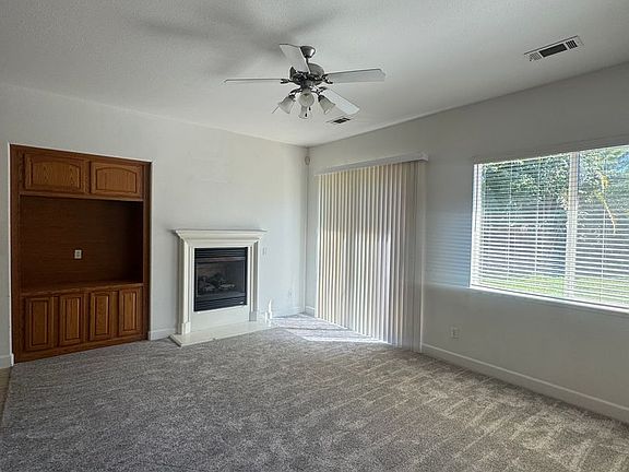 4th image of 709 Woodacre Dr