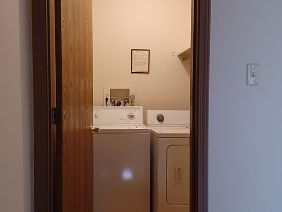 5th image of 105 Swan Dr #A