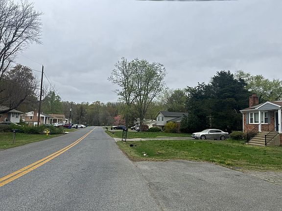 4th image of 1006 Spruce St