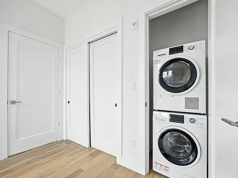 40 Hichborn St #202 — Photo 3