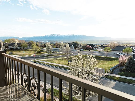 4th image of 434 S Cardon Ridge Dr