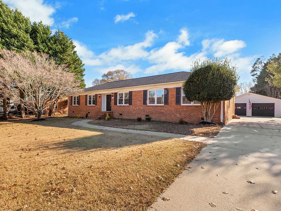 1st image of 106 Lynn Dr