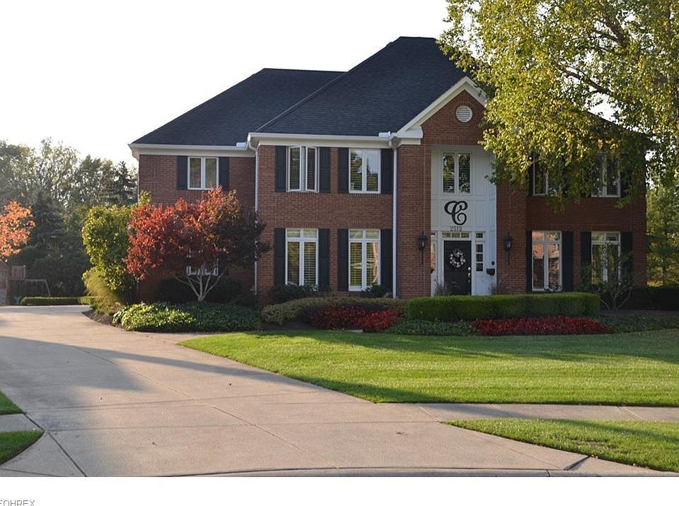 1st image of 2512 Interlachen Ln