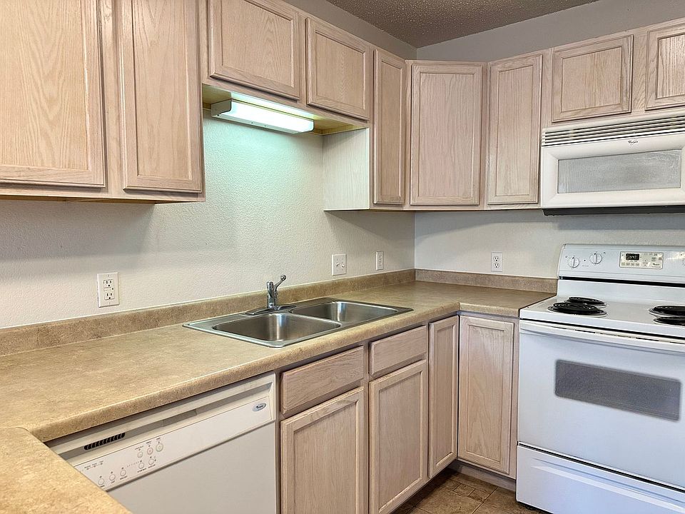 1st image of 3501 10th Ave S #205