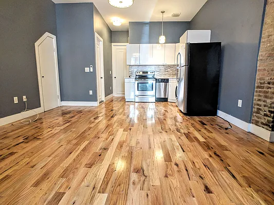 Rented by EXR | media 40