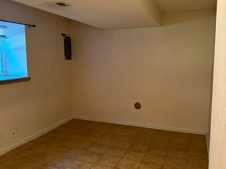 10034 W 86th St — Photo 14