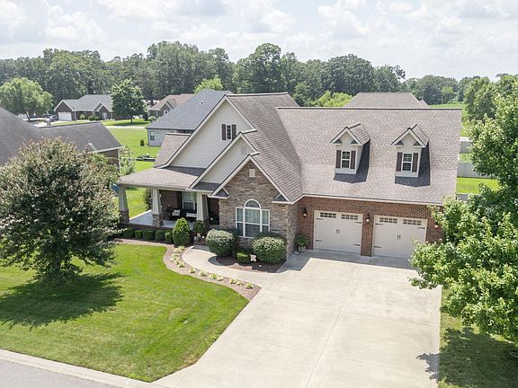 2nd image of 106 Legacy Ln
