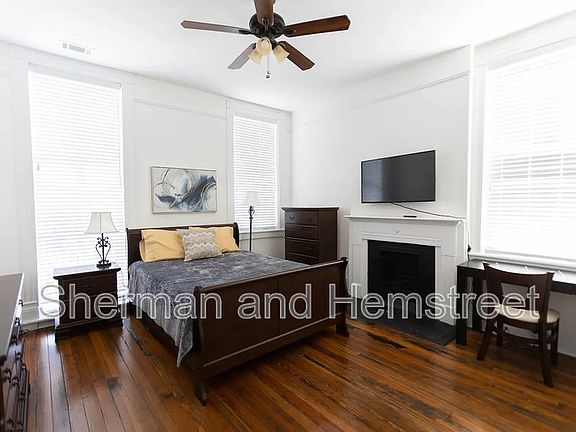 4th image of 215 12th St #B