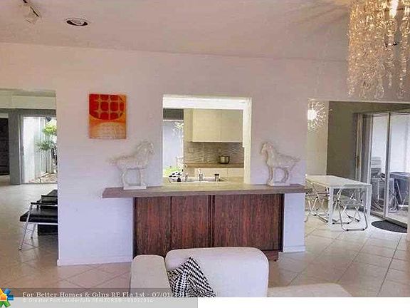 4th image of 4804 Banyan Ln
