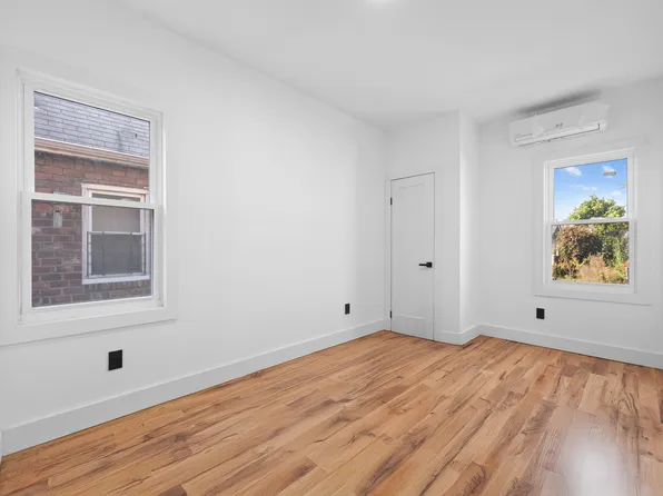 179-11 120th Avenue image 3 of 35