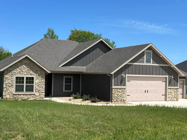 1541 W Jones Street, Bolivar, MO 65613