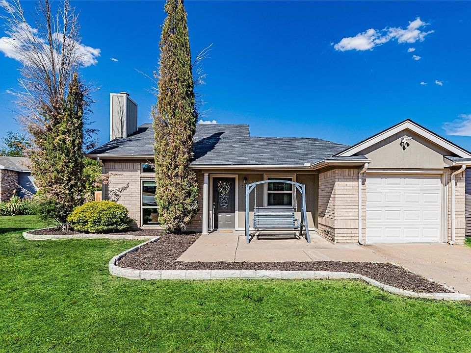 1st image of 507 Heather Dr