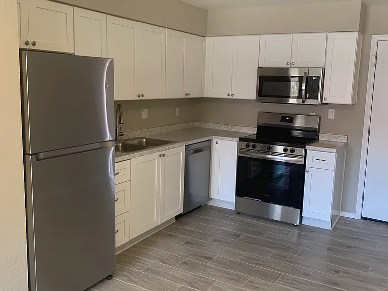 5323 N 19th Ave #5 — Photo 5