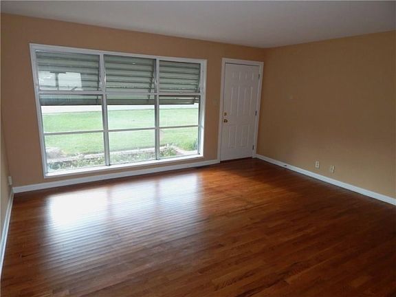 4th image of 2137 N Lynhurst Dr