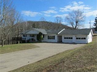 774 Big Pigeon Rd, Procious, WV 25164