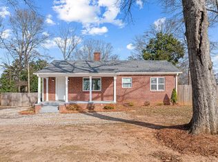 805 S Main St, Fountain Inn, SC 29644