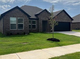 1910 Hahn St, Pea Ridge, AR 72751