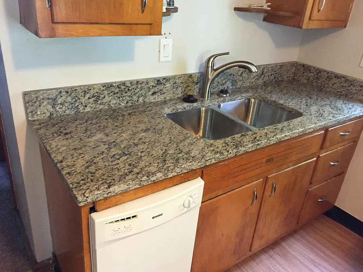 2 bed, 916 sqft, $1,290 — Photo 1