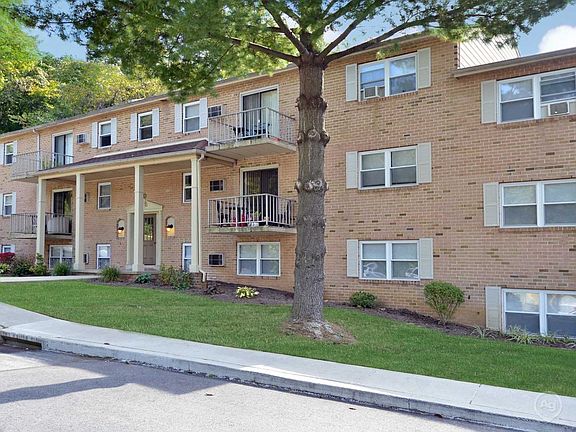 3rd image of 436 S Lansdowne Ave #148