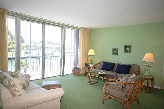 4th image of 848 Collier Ct APT 201