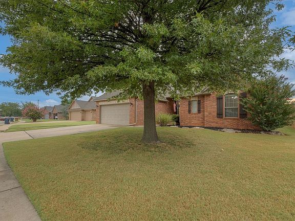 2nd image of 19204 Canyon Creek Pl