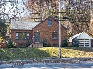 2222 Roosevelt St, Dubuque, IA 52001