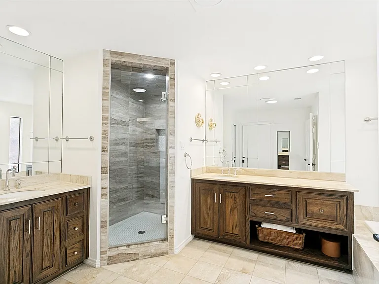 6010 Yellow Rock Trl — Photo 16