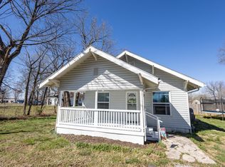 317 E Highland Street, Aurora, MO 65605