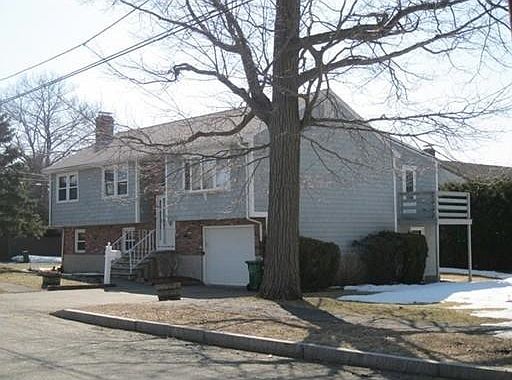 2nd image of 10 Tamar Dr