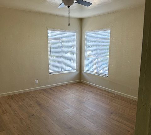 5th image of 602 N Manhattan Pl