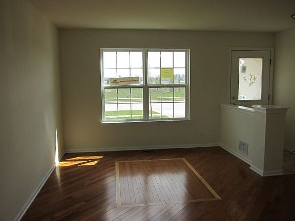4th image of 121 Bloomfield Dr