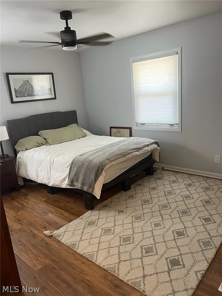 3 bed, 1.0 bath, 1056 sqft, $2,300 — Photo 4