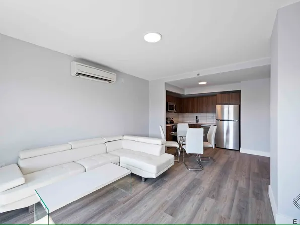 1111 Foster Avenue 312 image 3 of 16