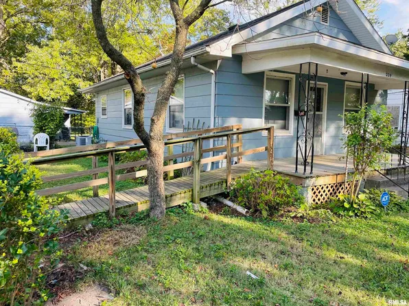224 S Vincent St, Salem, IL 62881