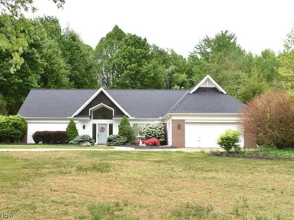 2161 Chimney Ridge Dr, Madison, OH 44057