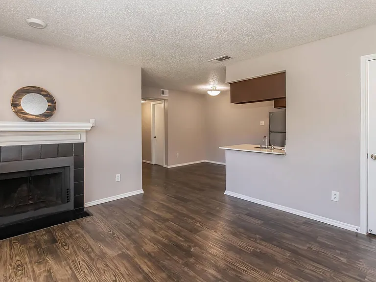 Eagle's Point Apartments — Photo 52
