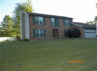 218 Persimmon Dr, Swansea, IL
