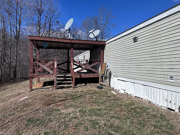 5th image of 2290 Moir Farm Rd