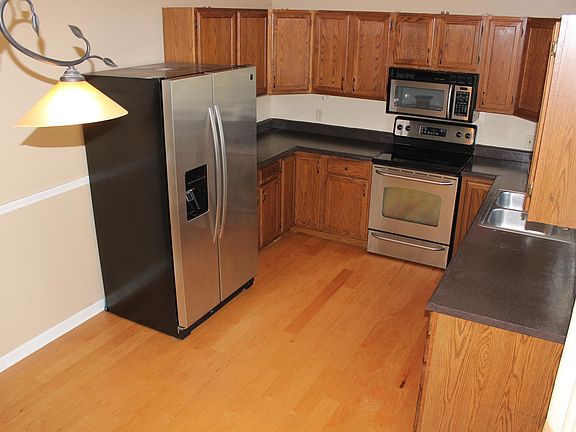3rd image of 3031 Hickory Nut Ln