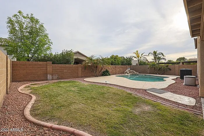 16205 W Gibson Ln — Photo 25