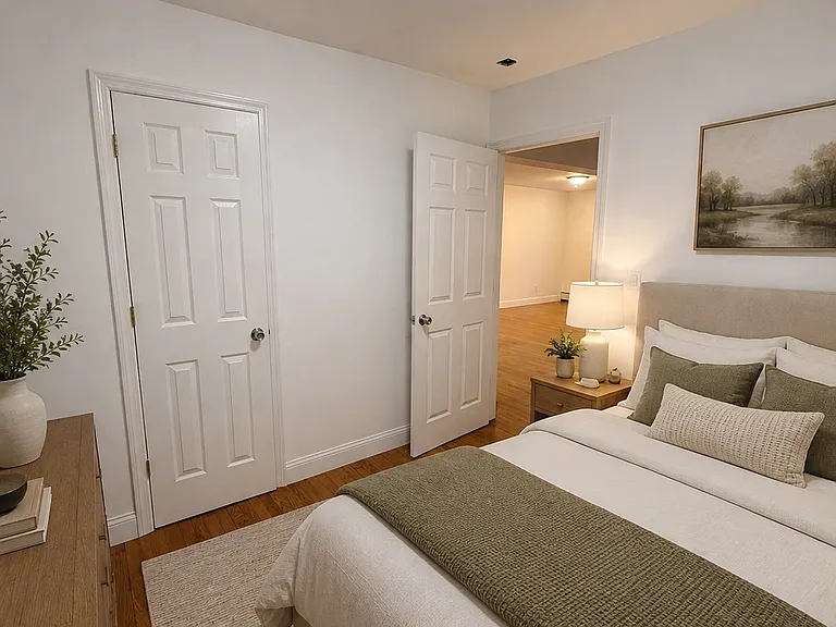 2234 Hering Ave #3 — Photo 9